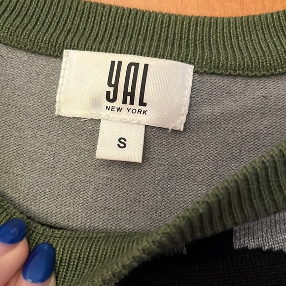 YAL New York Dot-Print Wool-Cashmere Sweater with Contrast Trim, Gray - Picture 4 of 4